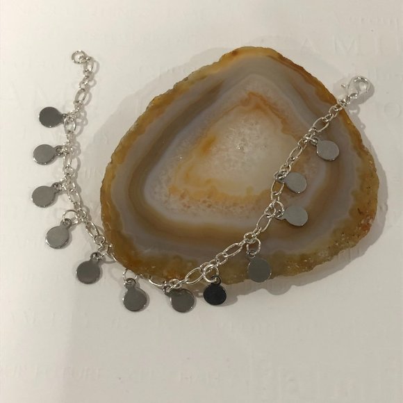 NEW Handcrafted Silver Disc Charm bracelet - Picture 1 of 3